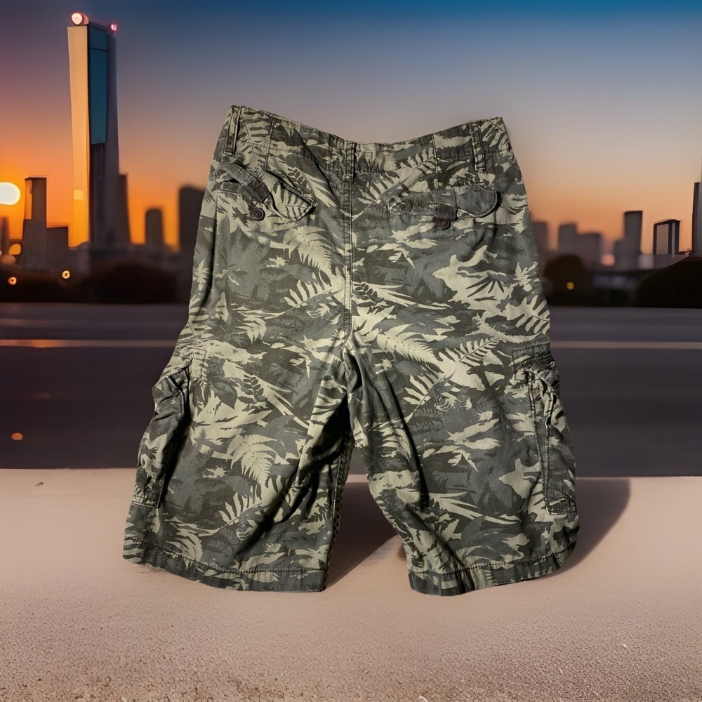 Urban Pipeline Mens Cargo Shorts 30 Waist 11" Inseam Green  Floral‎ Baggy Skater - Picture 2 of 5